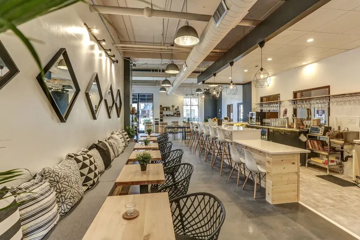 commercial-the-vine-room-pic-2