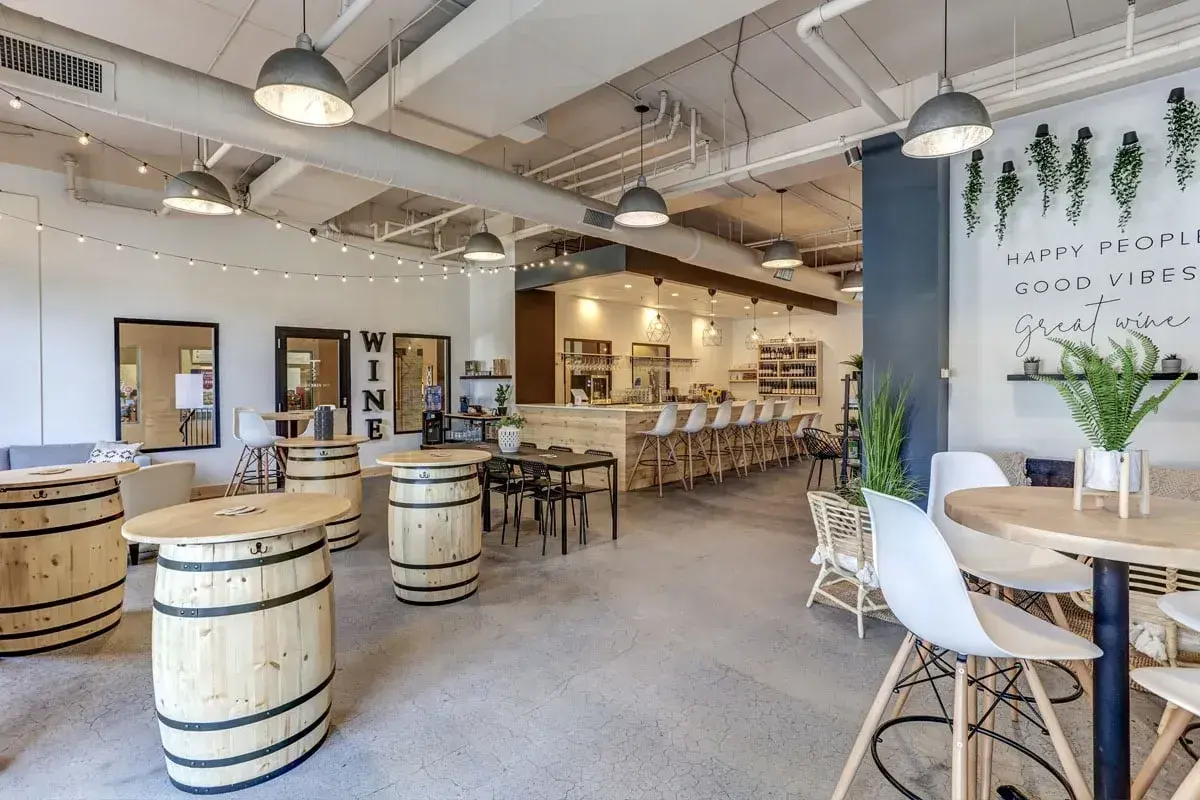 commercial-the-vine-room-pic-4