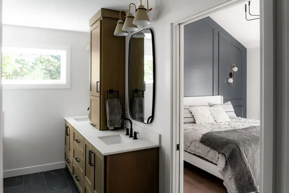 vanity with double sinks and middle cabinet